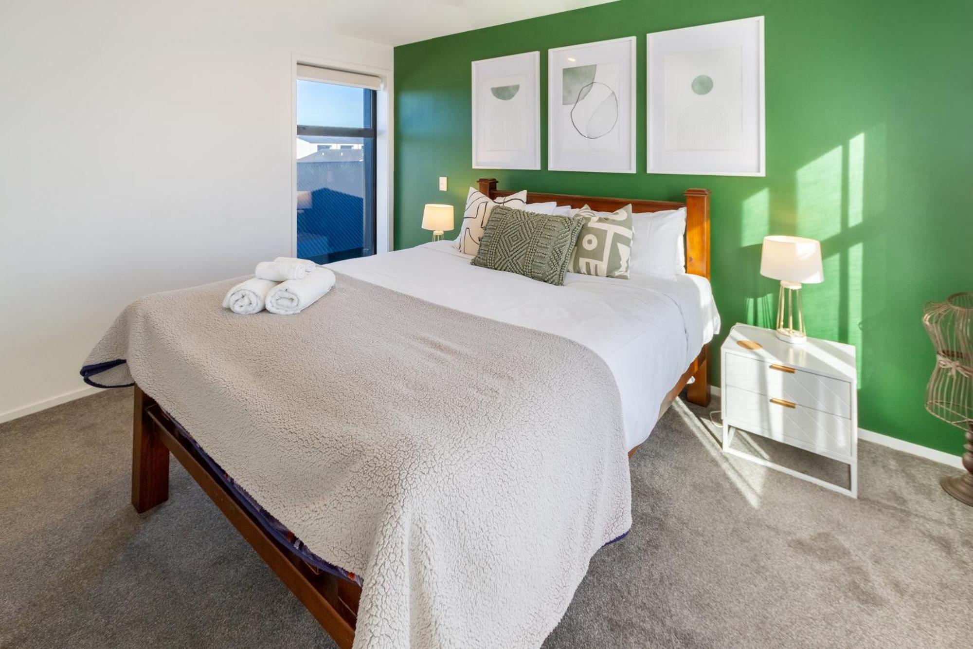 Gorgeous In Green - 2 Bed Central Oasis W/King Bed 크라이스트처치 외부 사진