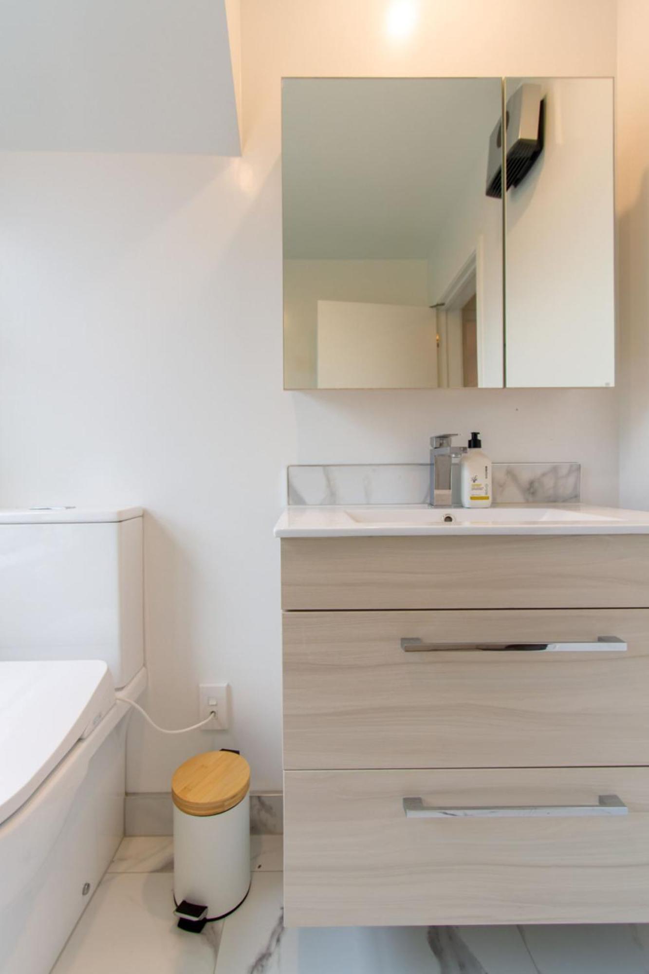 Gorgeous In Green - 2 Bed Central Oasis W/King Bed 크라이스트처치 외부 사진