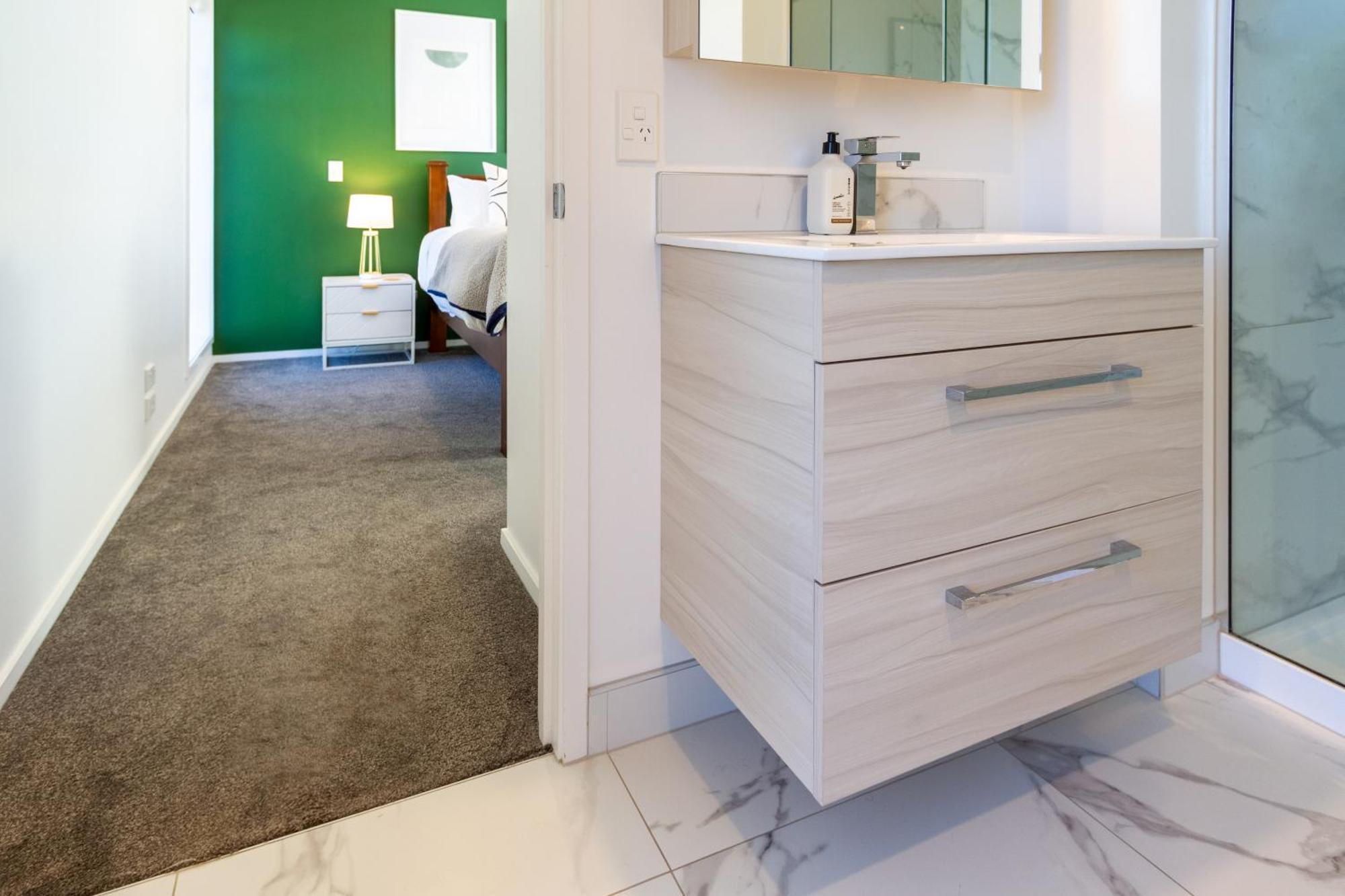Gorgeous In Green - 2 Bed Central Oasis W/King Bed 크라이스트처치 외부 사진