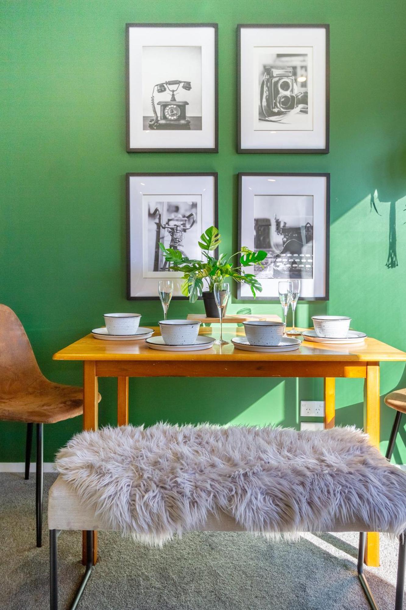 Gorgeous In Green - 2 Bed Central Oasis W/King Bed 크라이스트처치 외부 사진