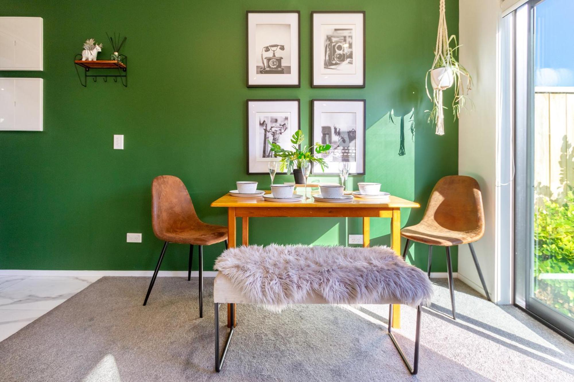 Gorgeous In Green - 2 Bed Central Oasis W/King Bed 크라이스트처치 외부 사진